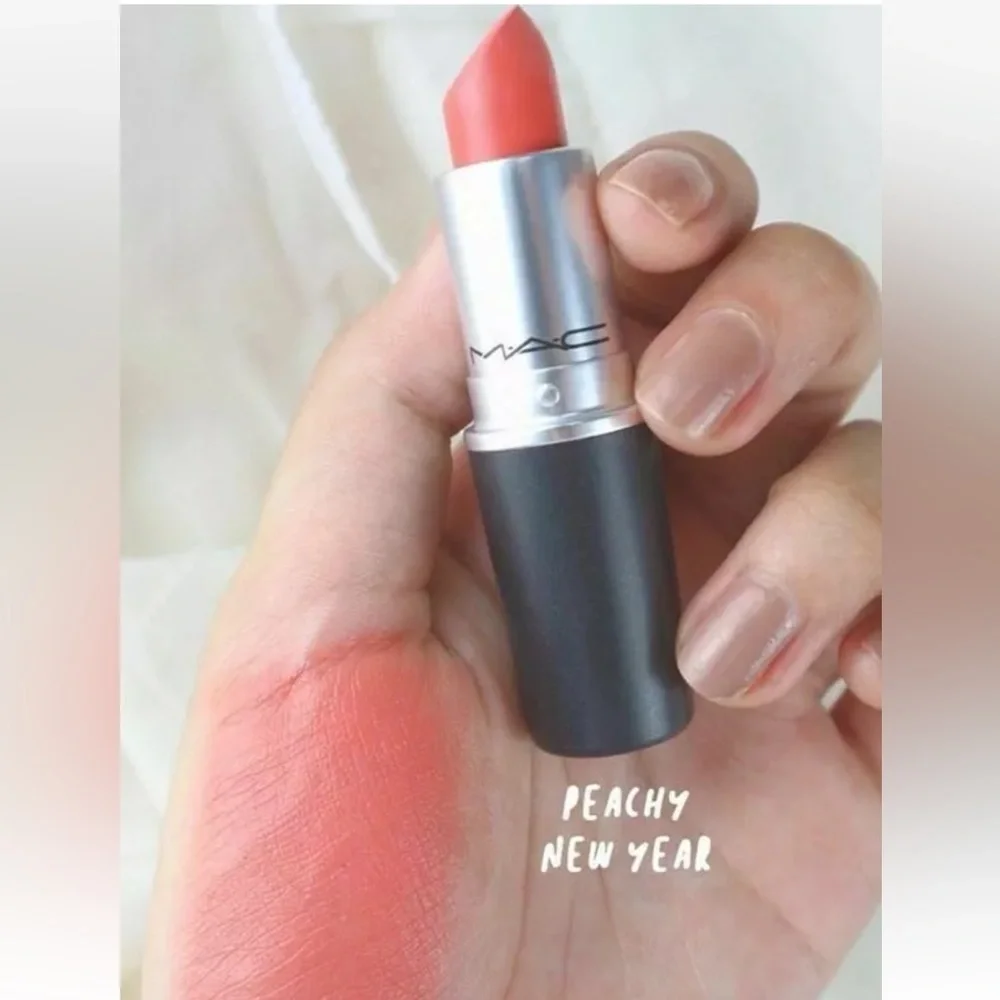 MAC 829 Satin Lipstick~PEACHY NEW‎ YEAR~Soft Peach Gold Undertone New!